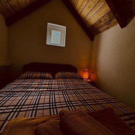Vikendica,Bungalovi Lipska Pecina Cetinje Eksteriør billede