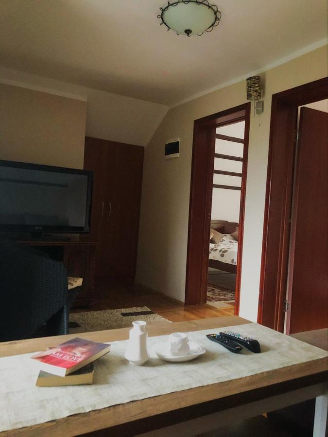Vikendica,Bungalovi Lipska Pecina Cetinje Eksteriør billede