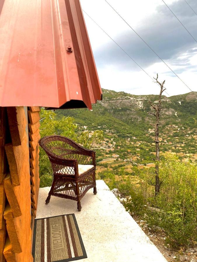 Vikendica,Bungalovi Lipska Pecina Cetinje Eksteriør billede
